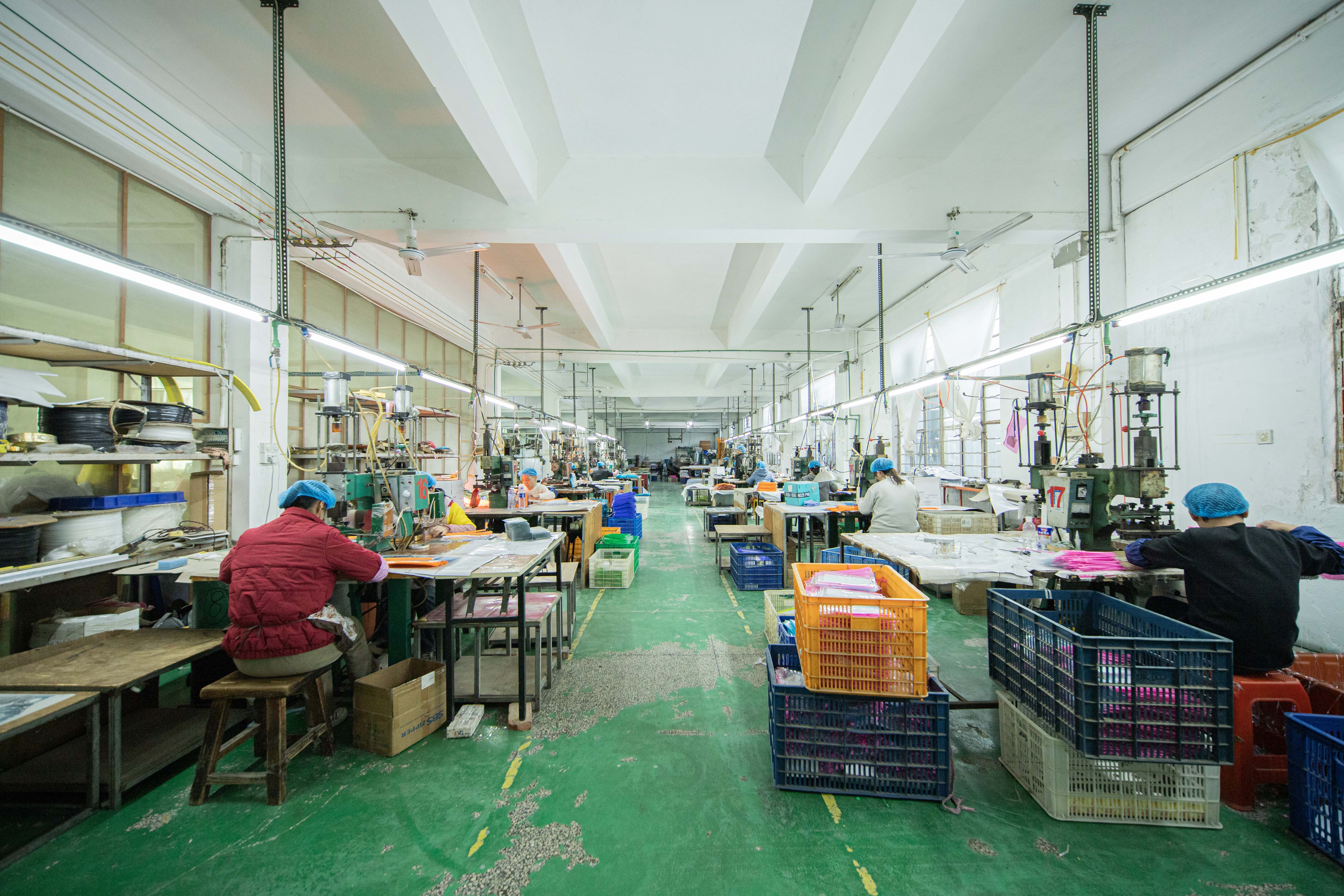 Factory Direct vs. Trading Company: Why Sourcing PVC Bags from Quanzhou Lvfeng Saves You Money